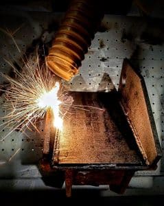 Mit dem Laser Entrosten und Strukturieren Vorbereitung für Beschichtung