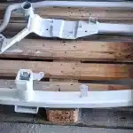 Fahrwerksteile sandgestrahlt und spritzverzinkt – Träger mit Zinkschutzschicht